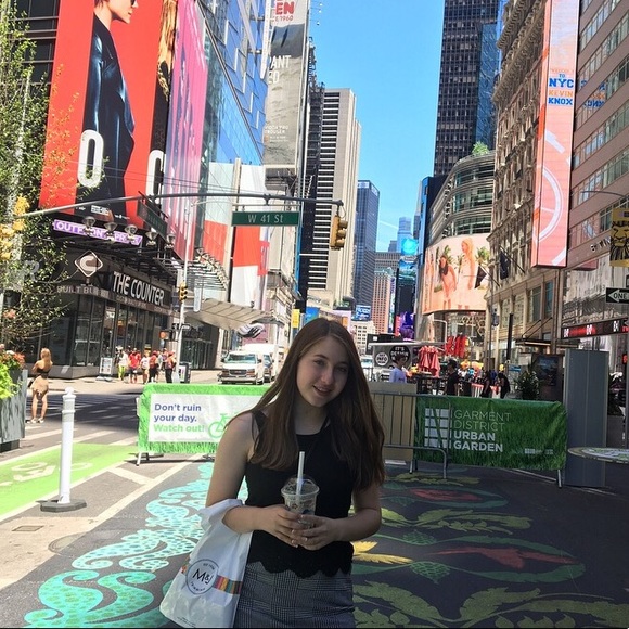 Meet your Posher, Ally - Picture 1 of 1